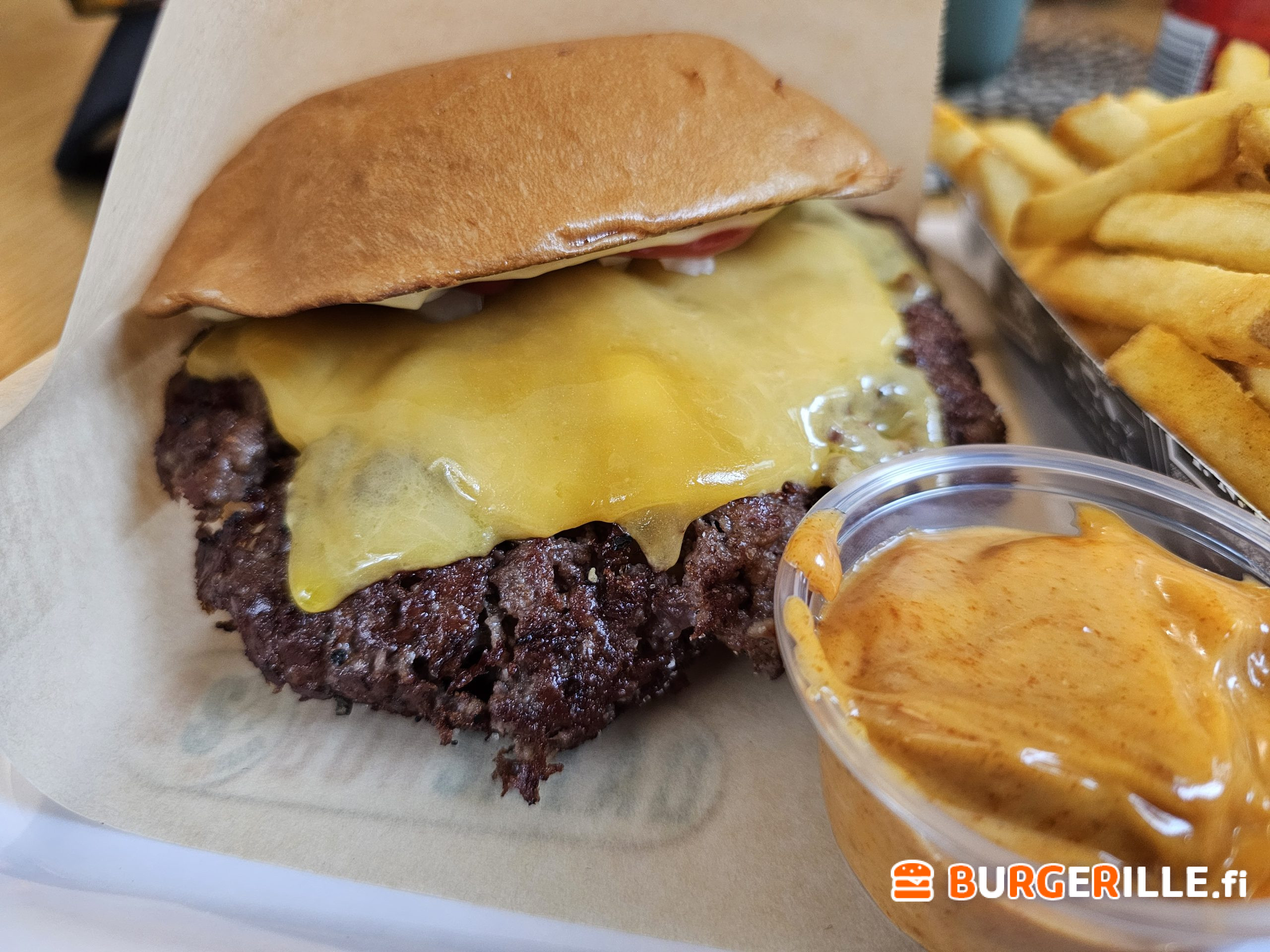 Sanookko Notta Juusto Juustoburger Bursalad Hyvink Burgerille fi